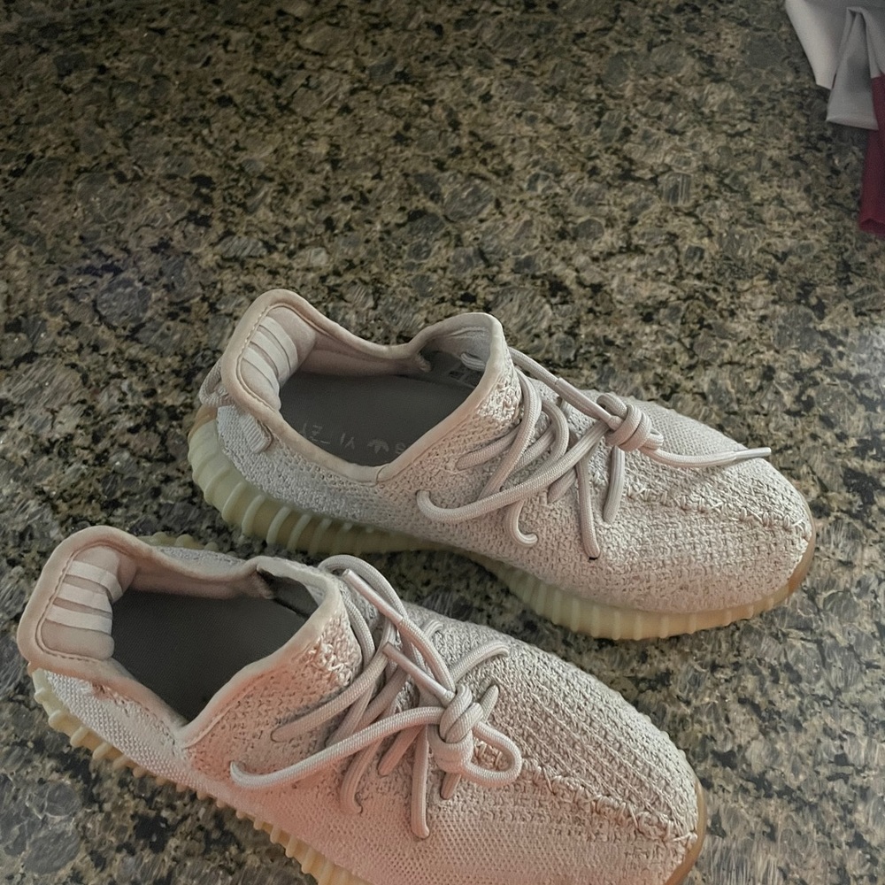 Yeezy Boost v2
